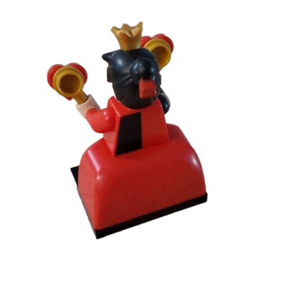 Disney 100 lego minifigures queen of hearts - Picture 3 of 5